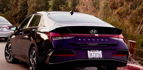 Hyundai Elantra 2025