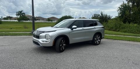 Mitsubishi Outlander 2025