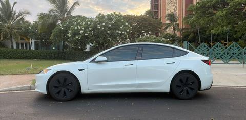 Tesla Model 3 2024