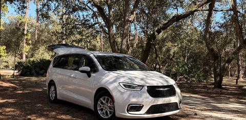 Chrysler Pacifica 2023