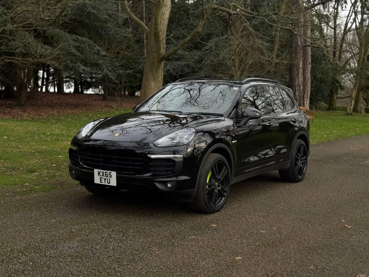 Porsche Cayenne 2016 in Manchester