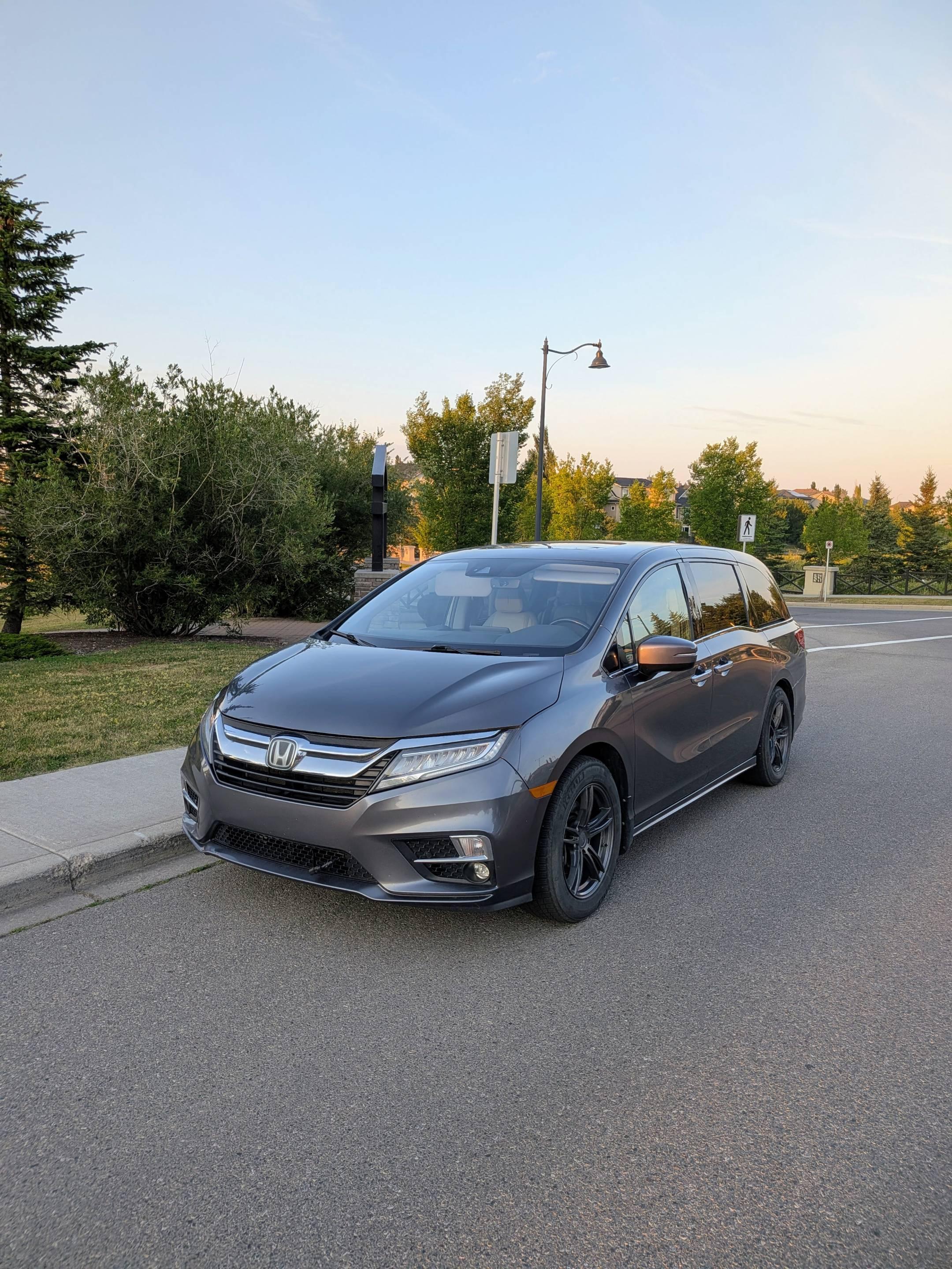 Honda Odyssey 2018 in Calgary, AB