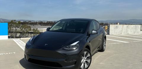 Tesla Model Y 2024