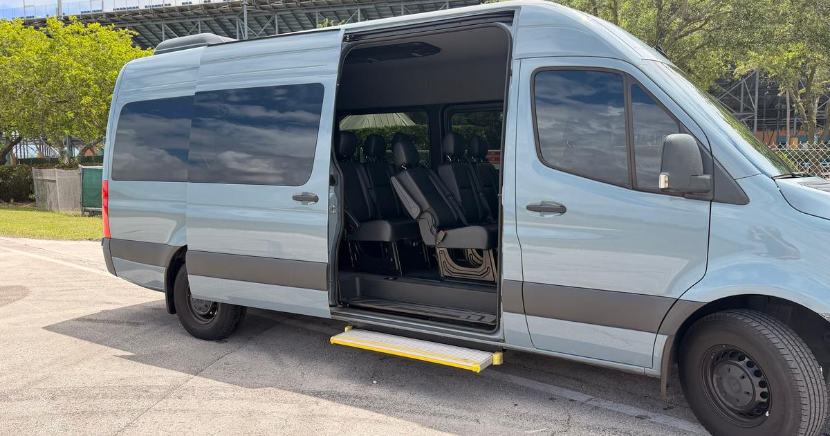 日*4様 【即日発送】TeamTransport Mercedes-Benz 4 2019 Mercedes Sprinter 4×4 – Professionally built – TONS OF
