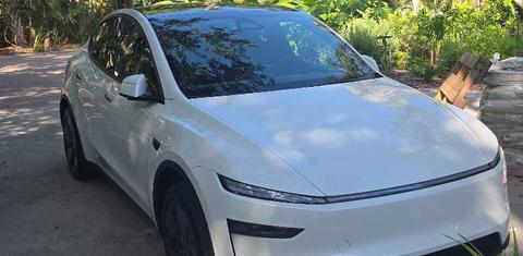 Tesla Model Y 2026