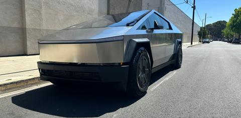Tesla Cybertruck 2025