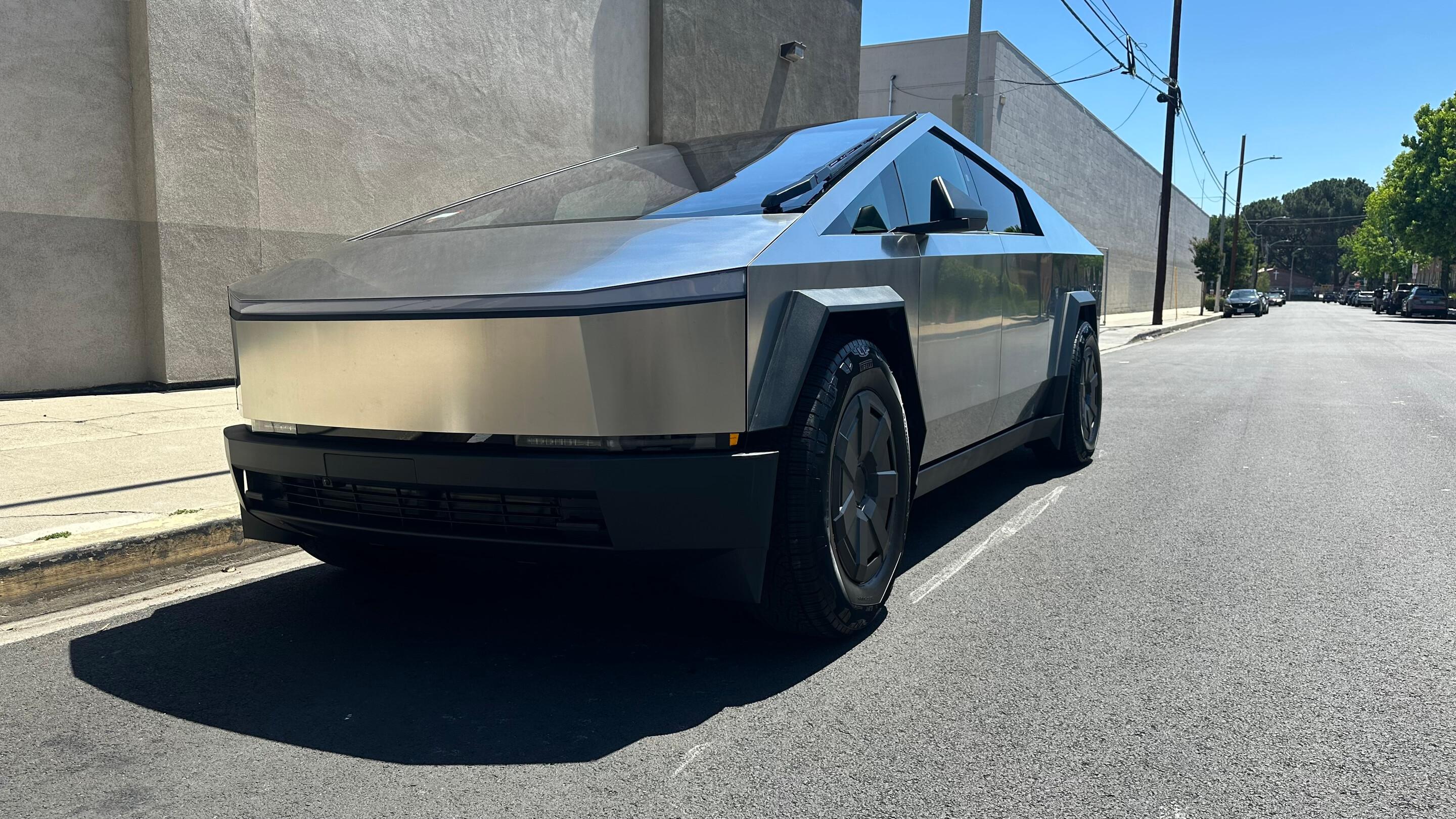 Tesla Cybertruck 2025 in Los Angeles, CA