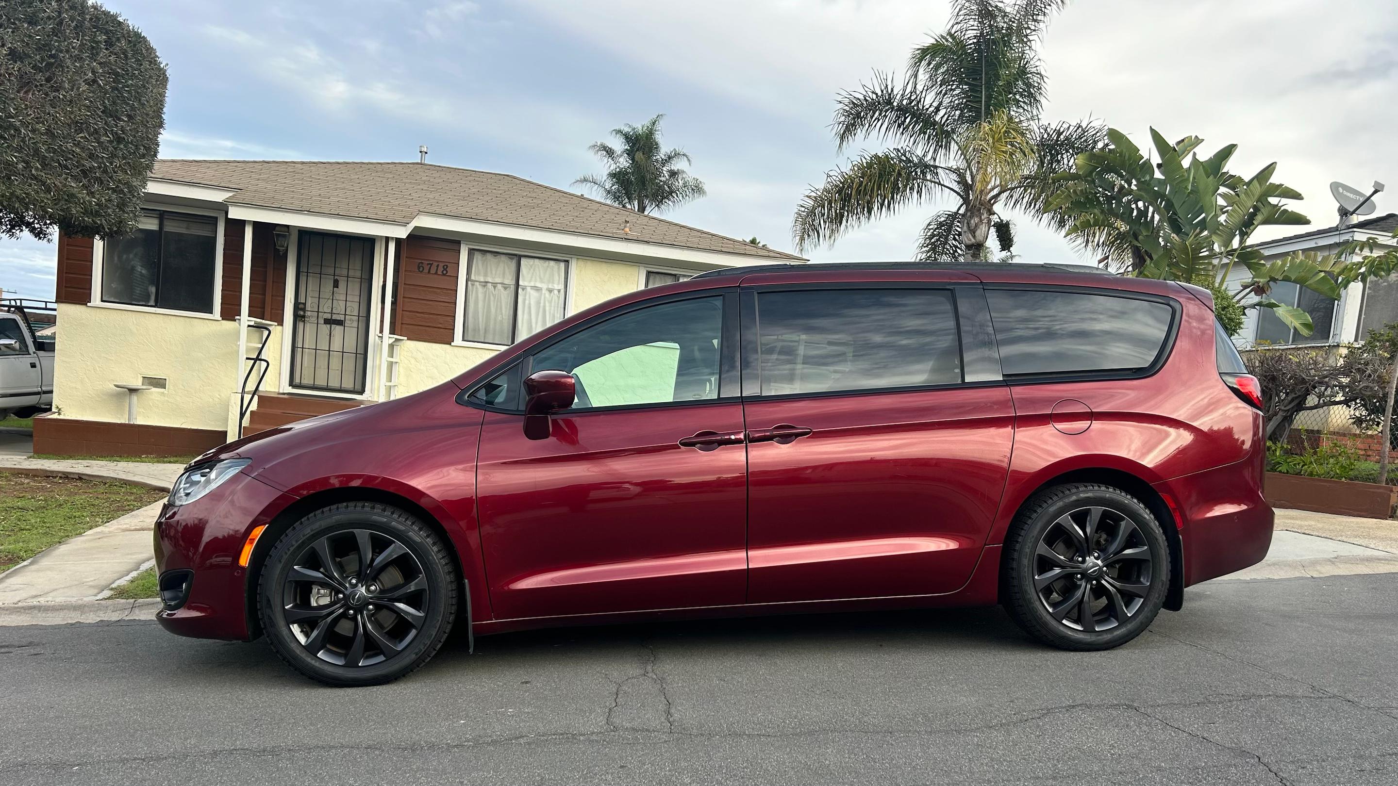 Chrysler Pacifica 2020 in San Diego, CA