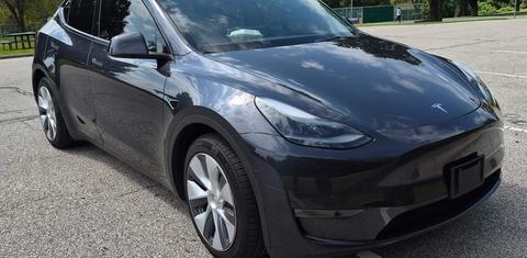 Tesla Model Y 2024