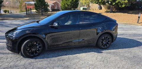 Tesla Model Y 2024