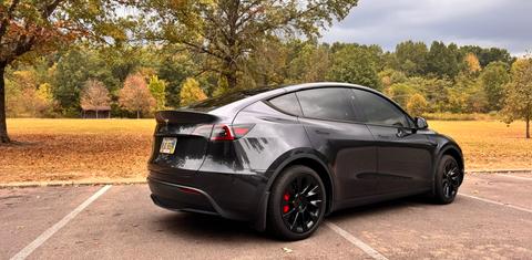Tesla Model Y 2024