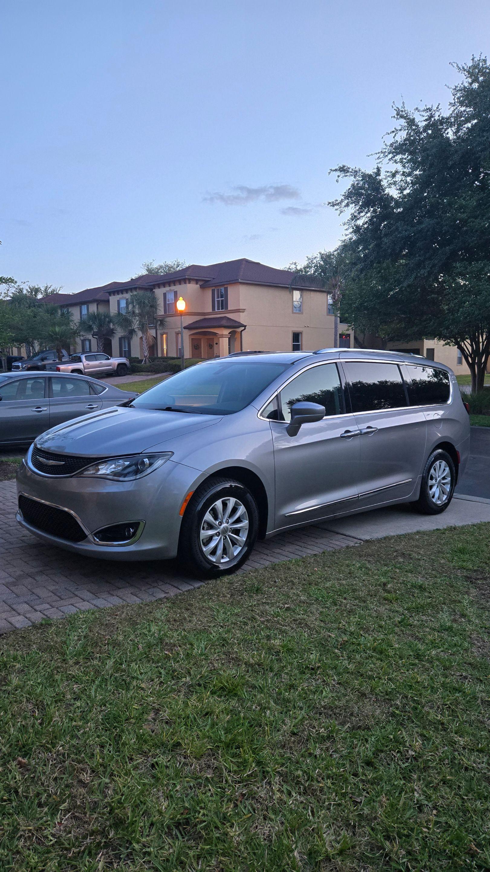 Chrysler Pacifica 2018 in 