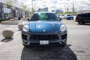 Porsche Macan car