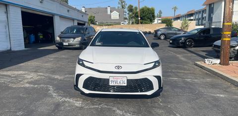 Toyota Camry Hybrid 2026