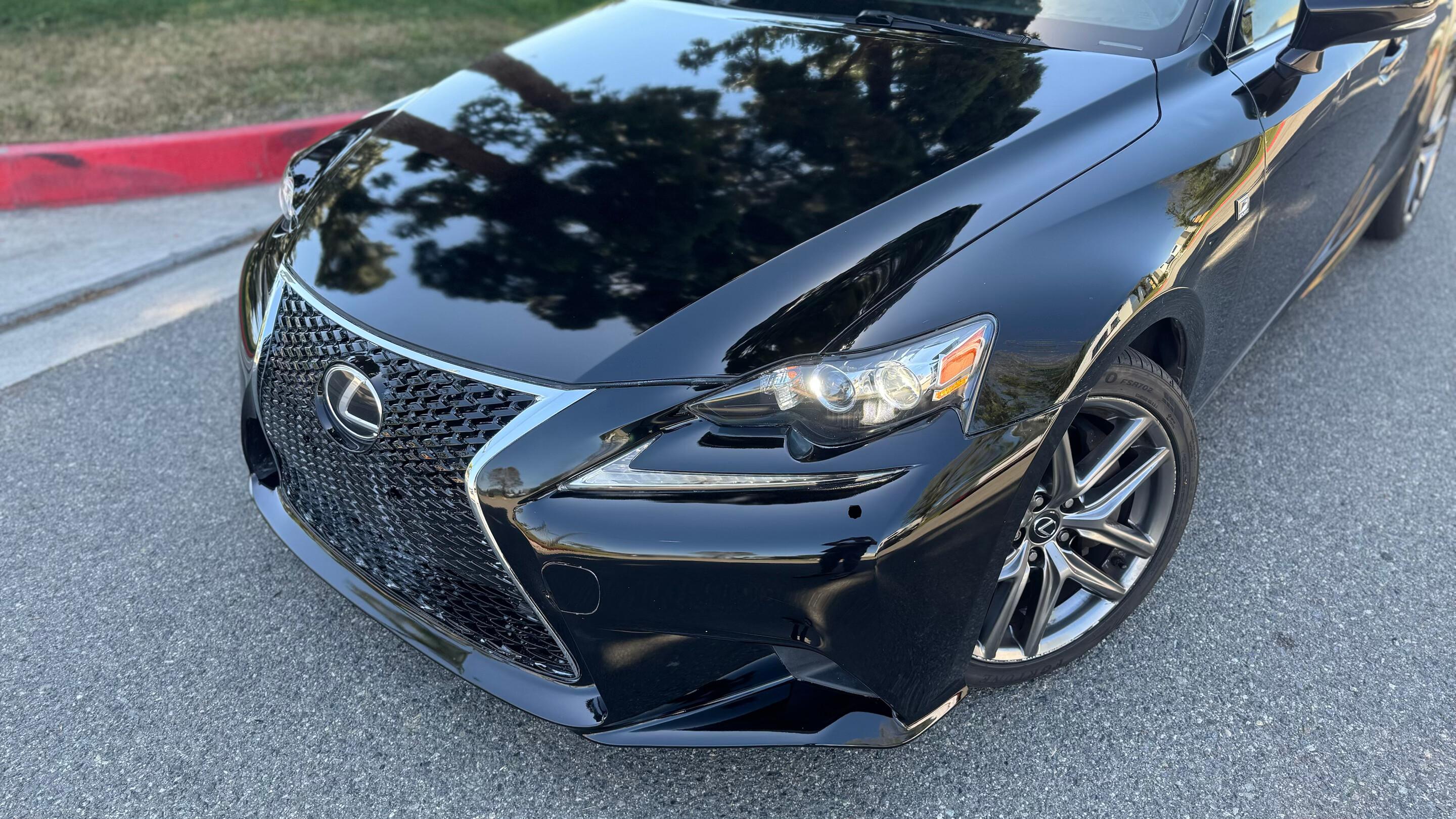 Lexus IS 2016 in 