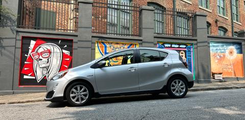 Toyota Prius c 2017