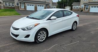 Hyundai Elantra 2013 — Car rental alternative in Dieppe, NB