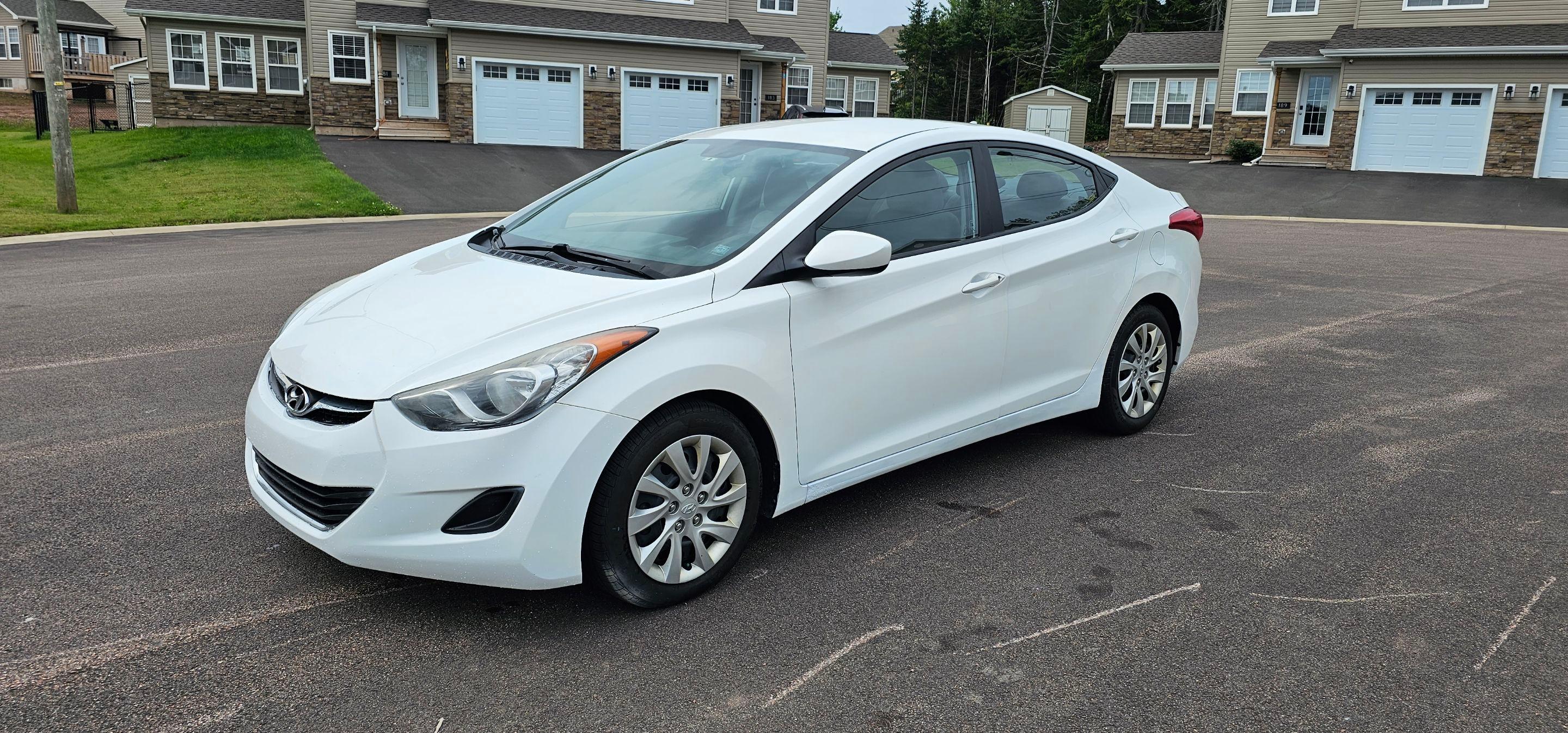 Hyundai Elantra 2013 à 
