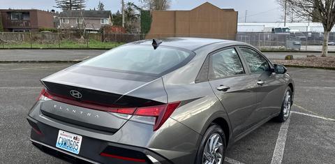 Hyundai Elantra 2024