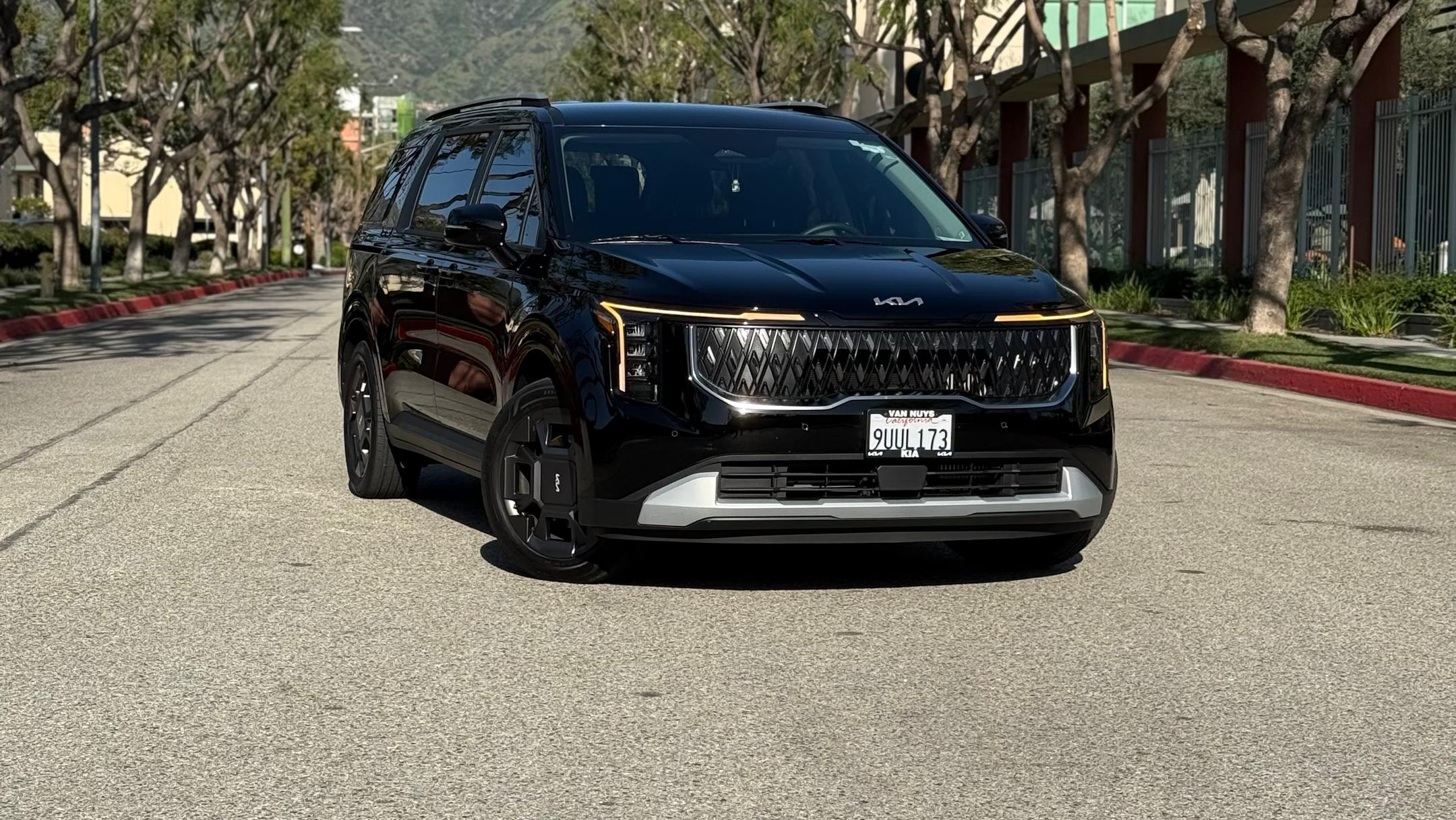 Kia Carnival Hybrid 2026 in Burbank, CA