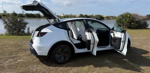 Tesla Model Y 2026
