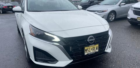 Nissan Altima 2023