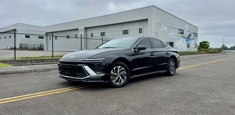 Hyundai Sonata Hybrid 2026