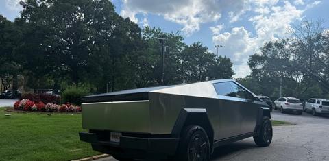 Tesla Cybertruck 2025