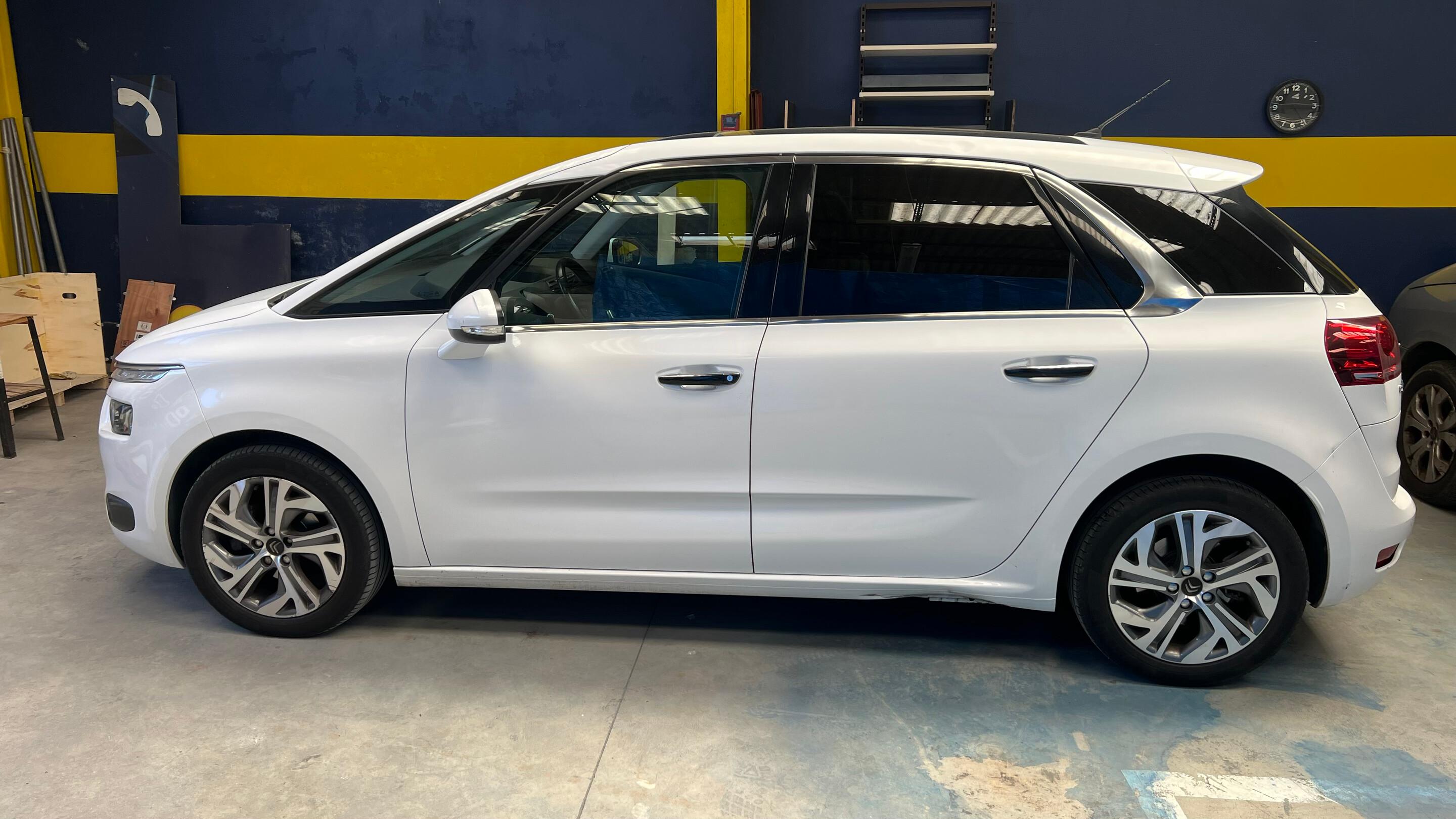 Citroen C4 PICASSO 2015 à Lancieux