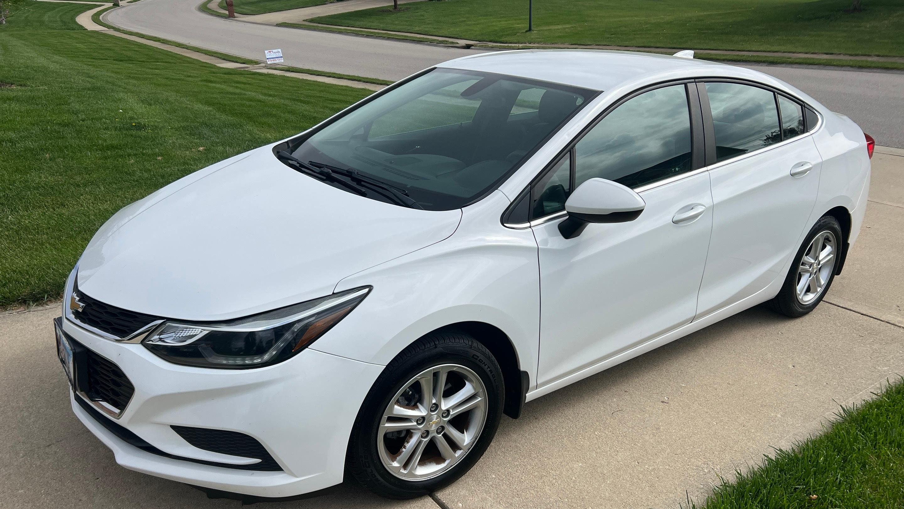 Chevrolet Cruze 2017 in Mascoutah, IL
