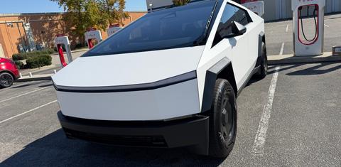 Tesla Cybertruck 2025