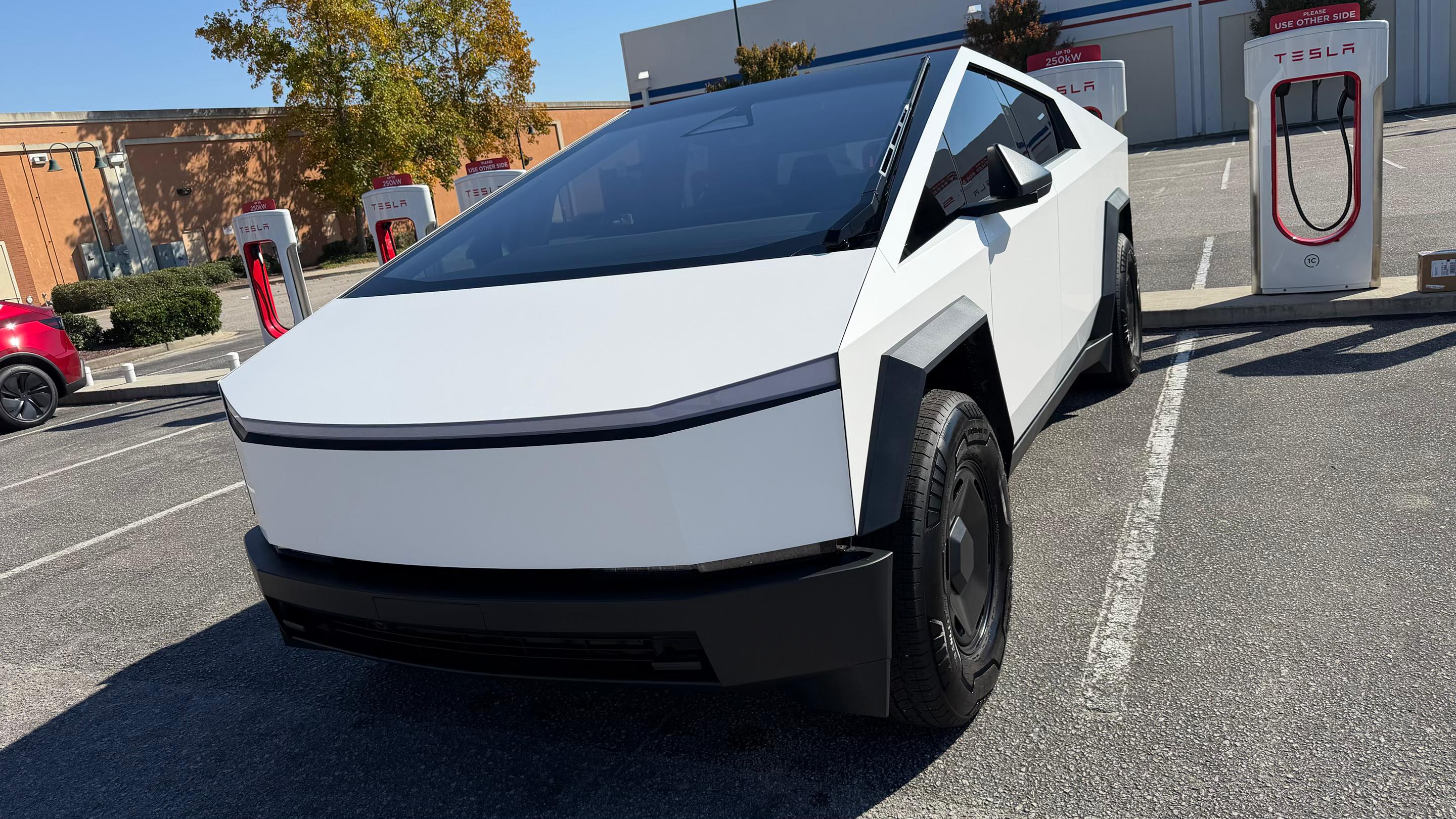 Tesla Cybertruck 2025 in Columbia, SC