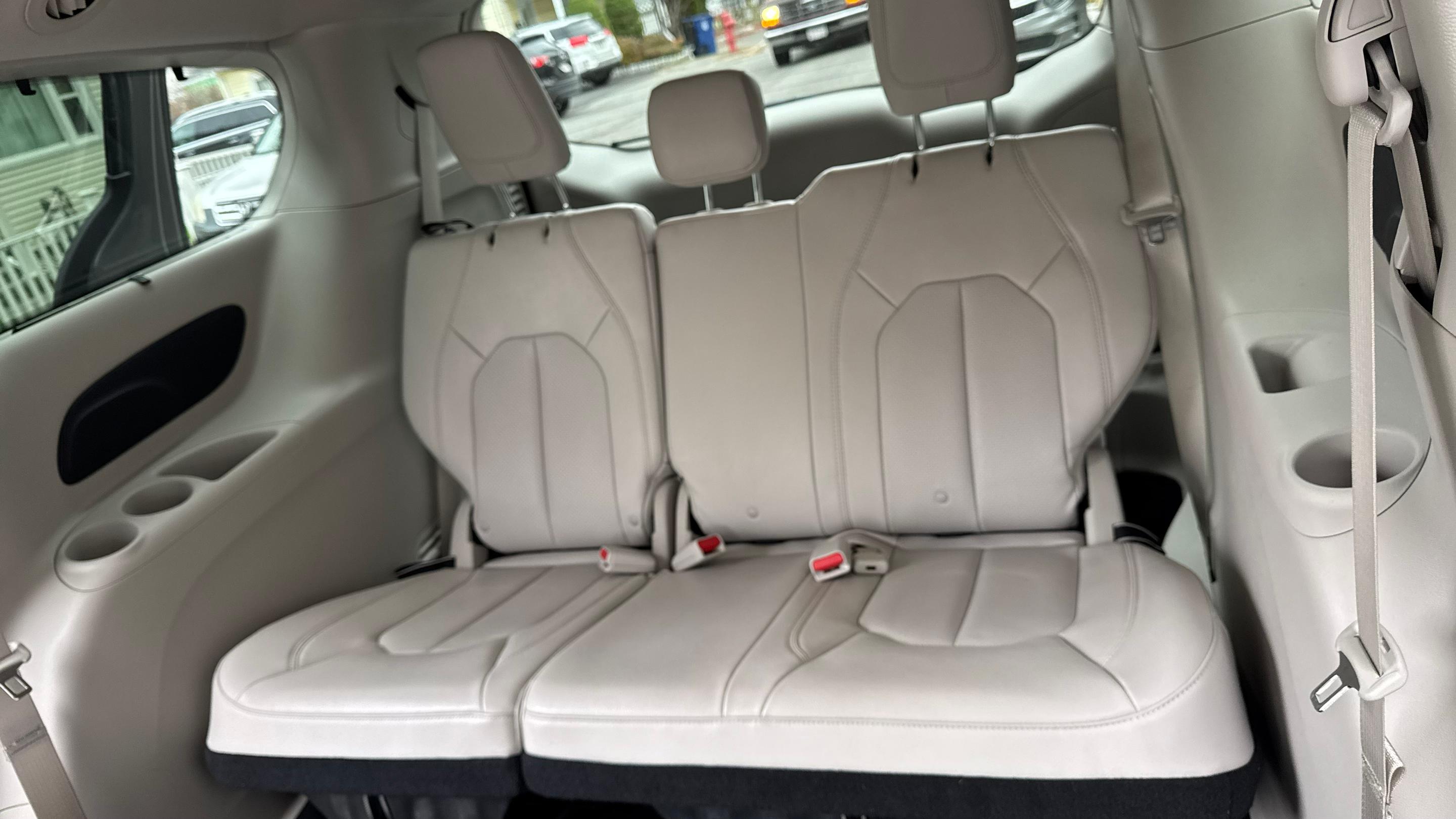Chrysler Pacifica 2020 in Revere, MA