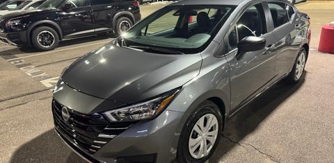 Nissan Versa 2025