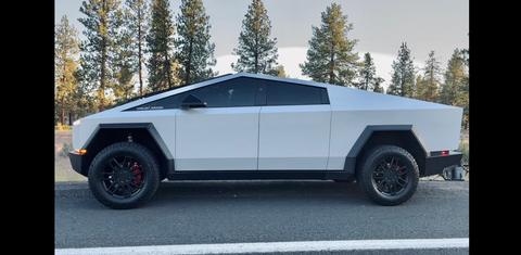 Tesla Cybertruck 2025