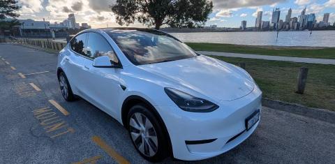 Tesla MODEL Y 2023