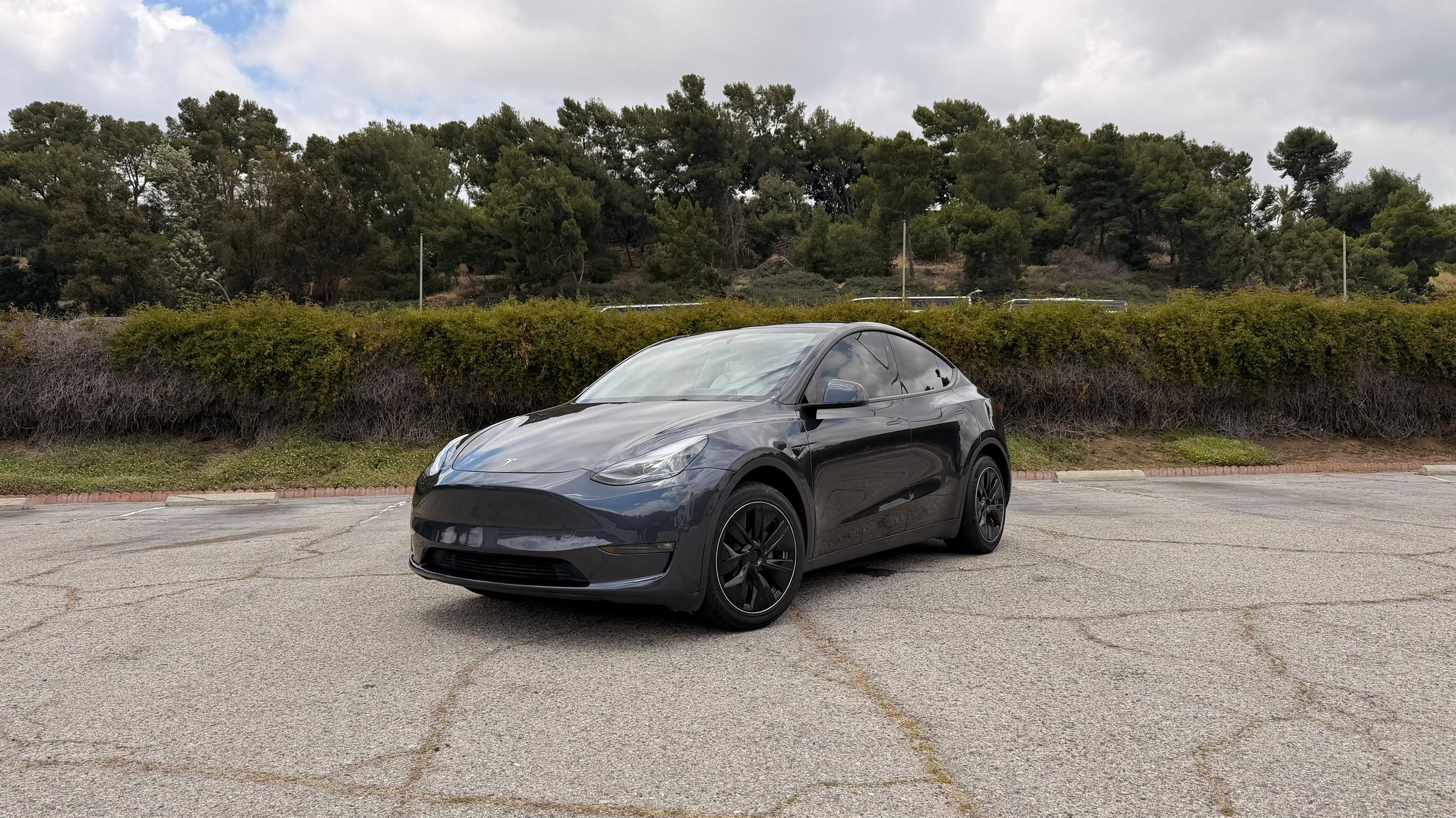 Tesla Model Y 2024 in Los Angeles, CA