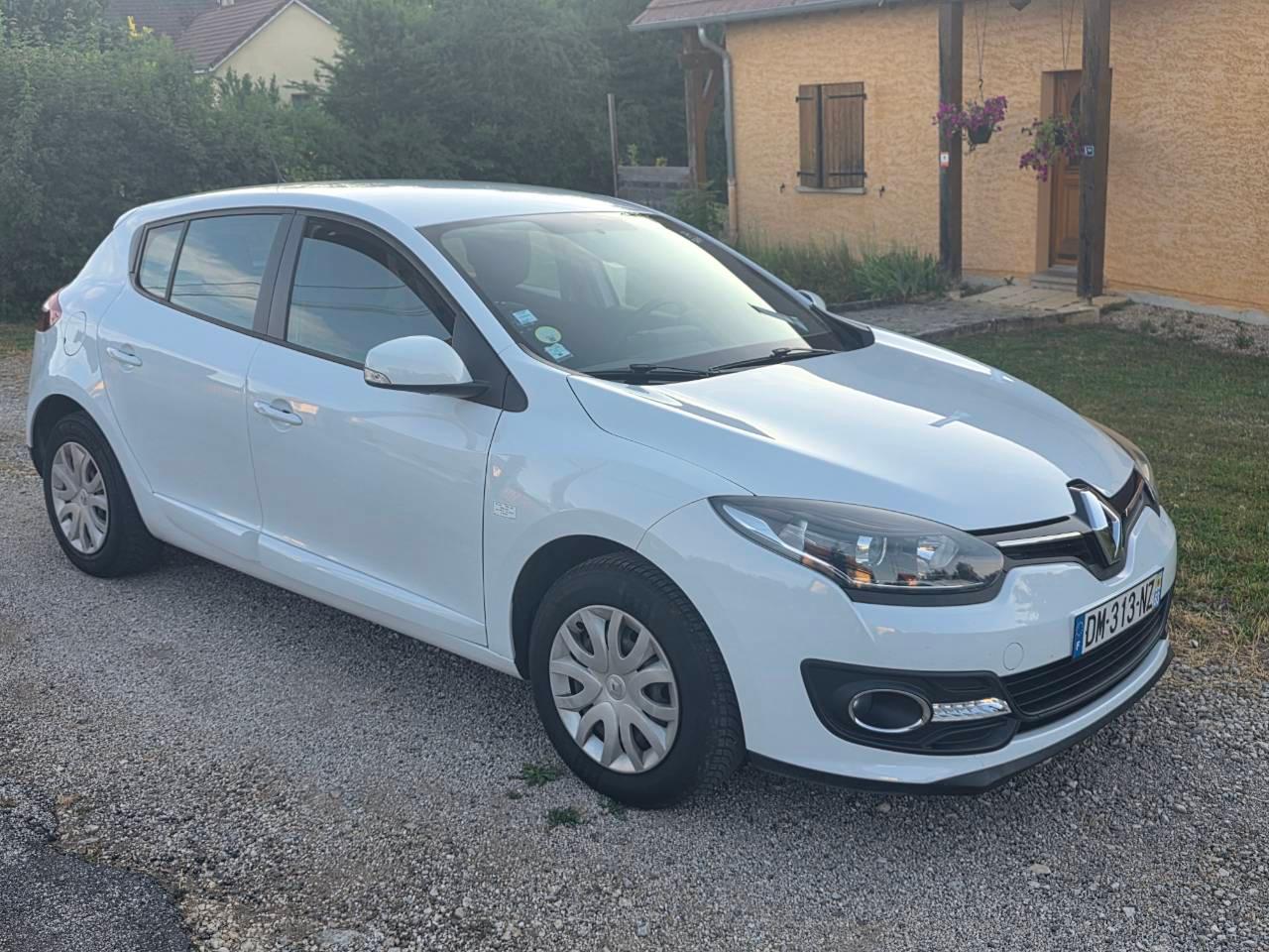 Renault MEGANE III SOCIETE 2014 à Quingey