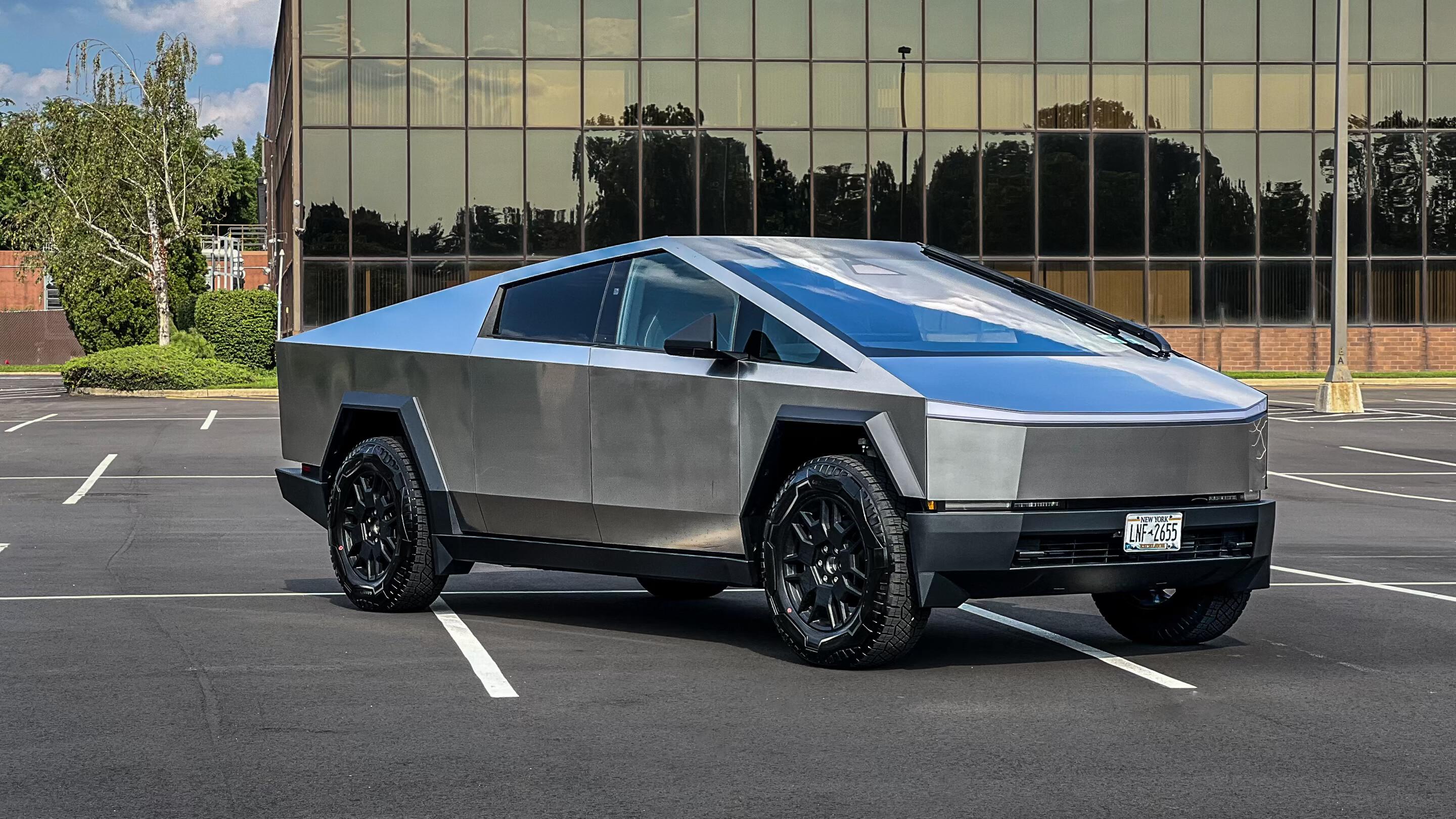 Tesla Cybertruck 2024 in Irvine, CA