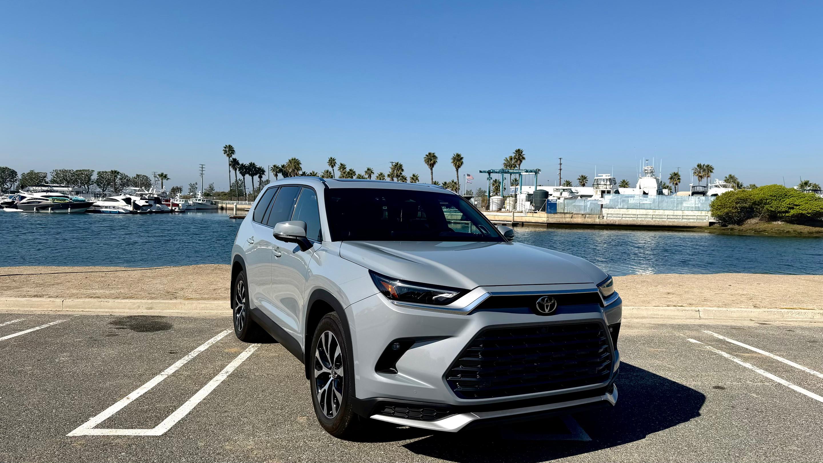 Toyota Grand Highlander 2026 in Huntington Beach, CA