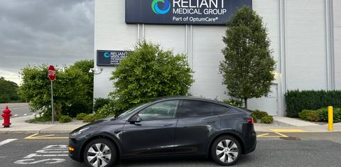 Tesla Model Y 2024