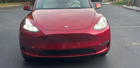 Tesla Model Y 2024