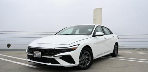 Hyundai Elantra 2024