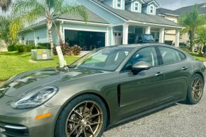 Porsche Panamera car