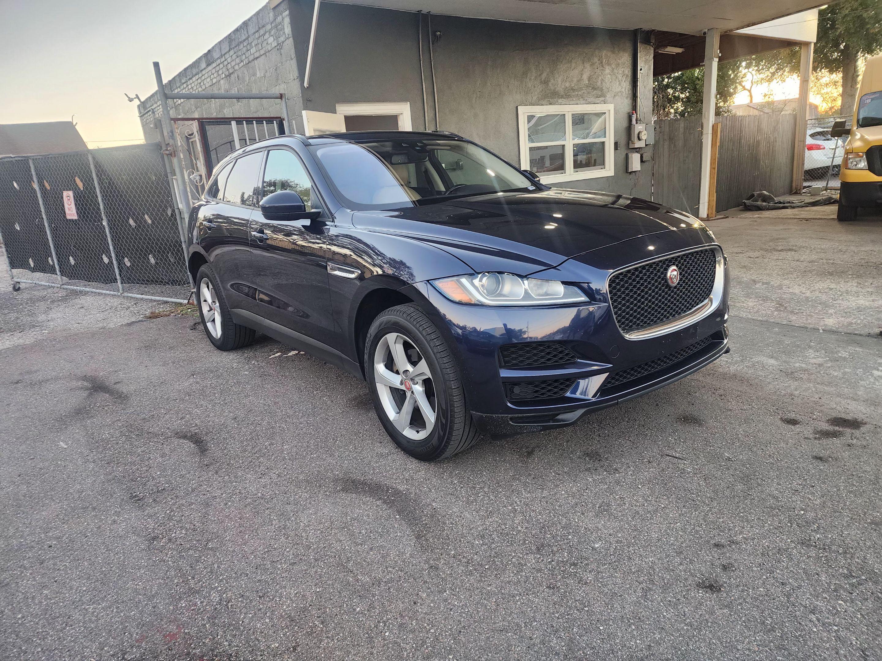 Jaguar F-PACE 2018 in 