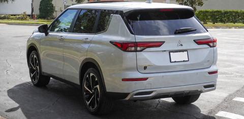 Mitsubishi Outlander 2024