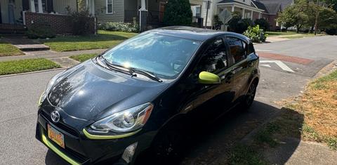 Toyota Prius c 2016
