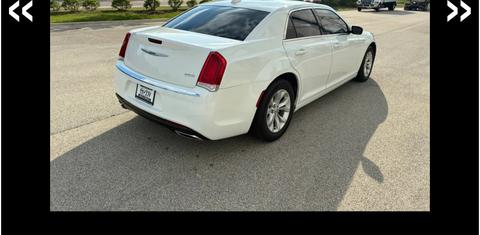 Chrysler 300 2021