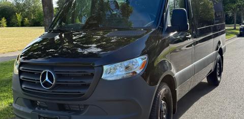 Mercedes-Benz Sprinter 2025