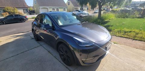 Tesla Model Y 2025